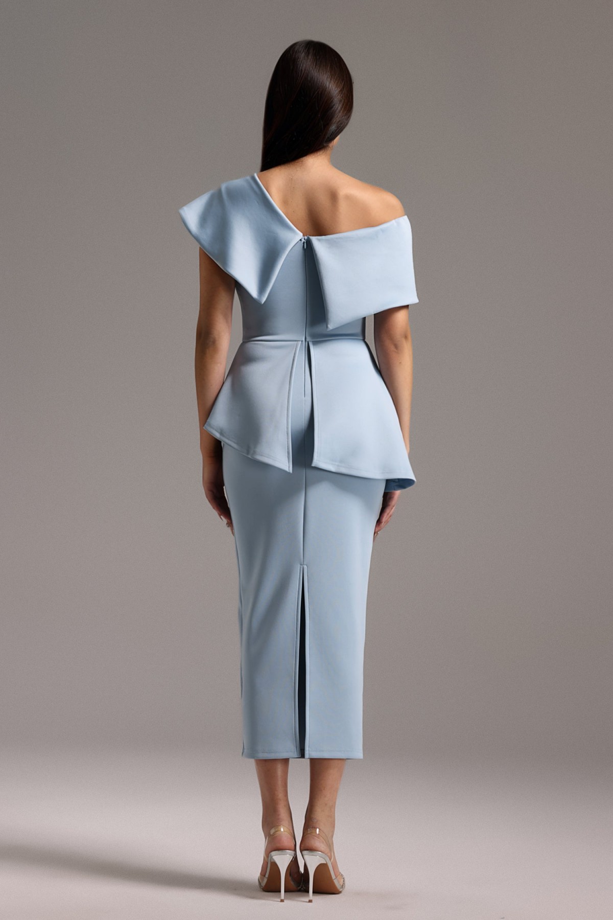 Rochie midi cu volan Tearnie cu un umăr